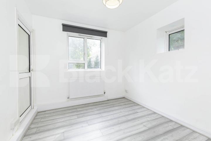 			3 Bedroom, 1 bath, 1 reception Flat			 Robert Street, Mornington Cresent